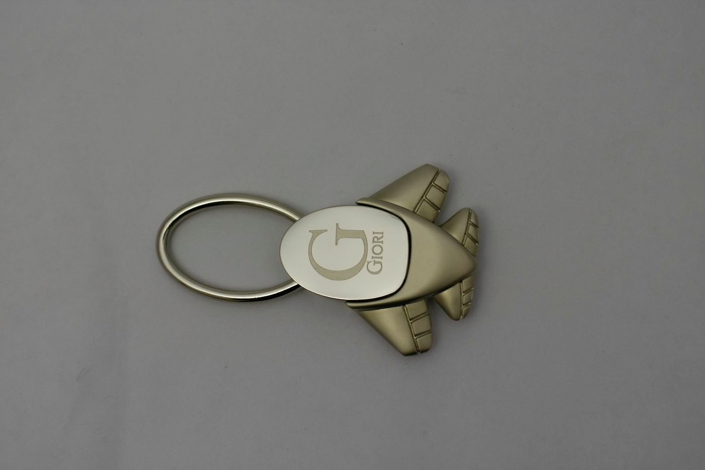 Kľúčenka v tvare lietadla Giora